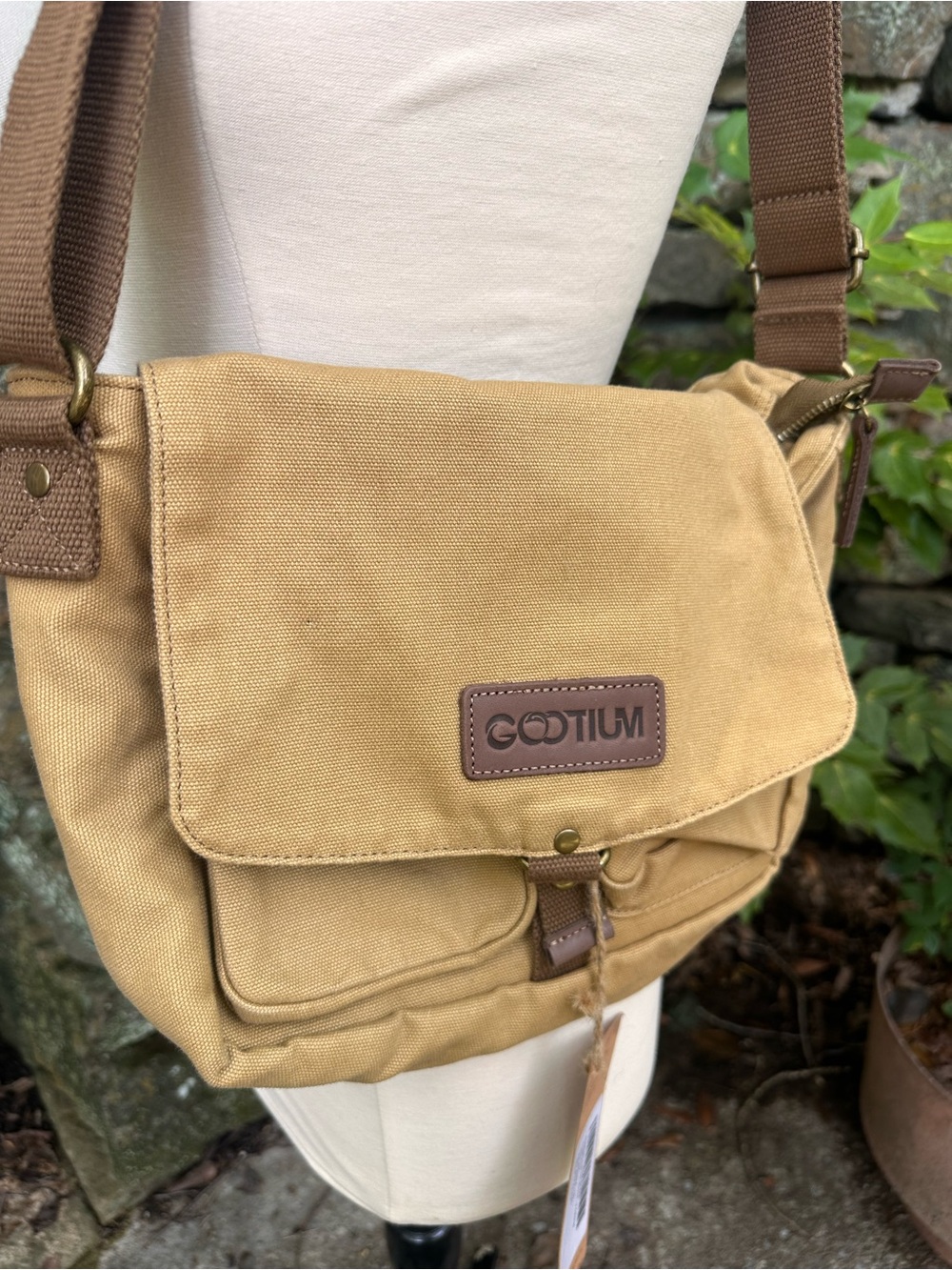 Gootium Canvas Messenger Bag in Tan